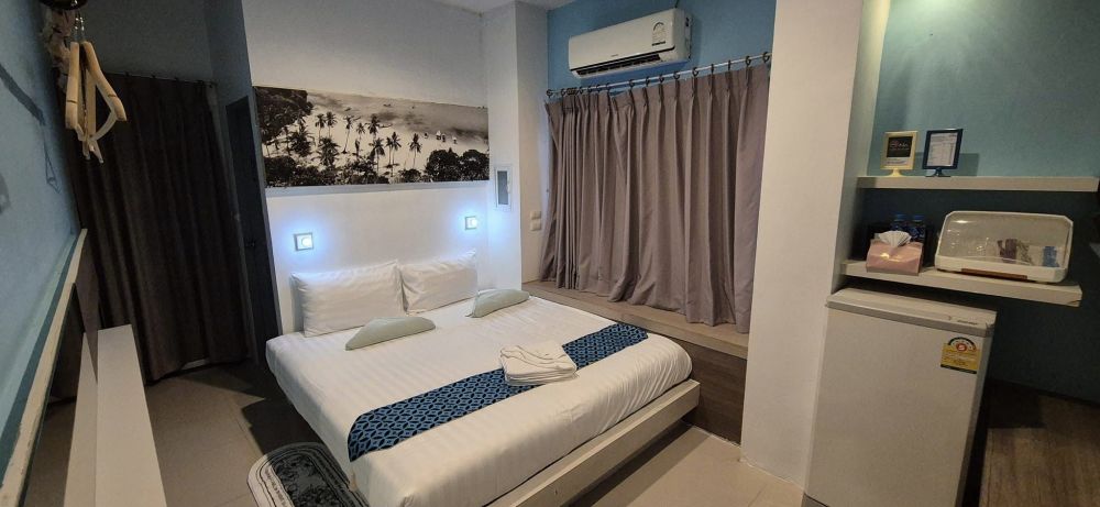 Superior Double Room with Balcony View, Hotel The Journey Patong New 3*