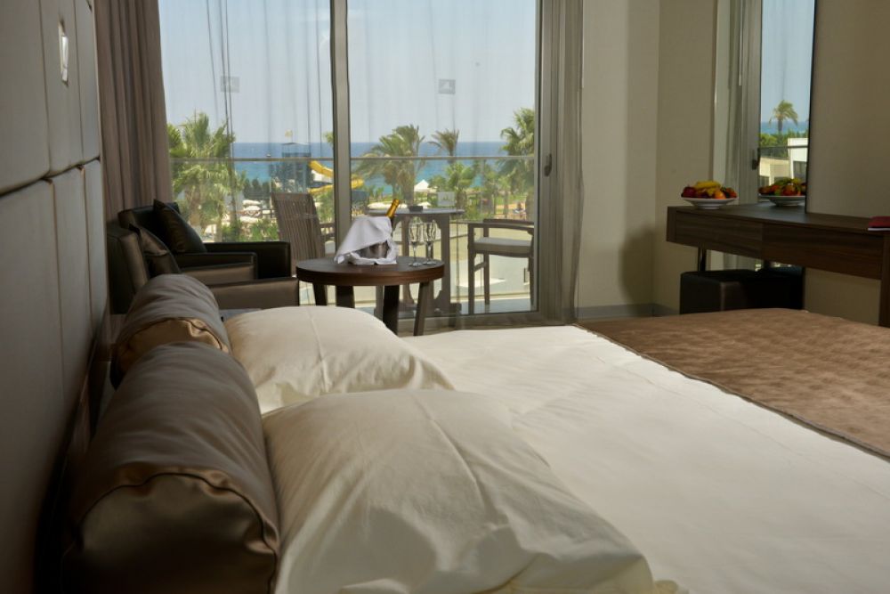 Deluxe Pool or Side Sea, Adams Beach Hotel 5*