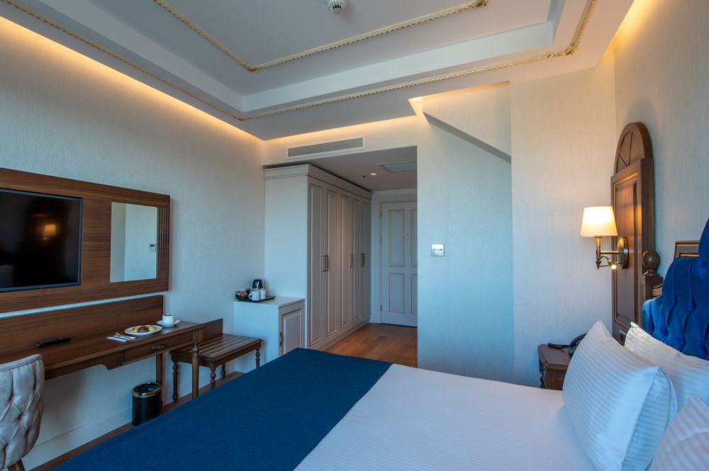 Standard, Bvs Bosphorus Pera 4*