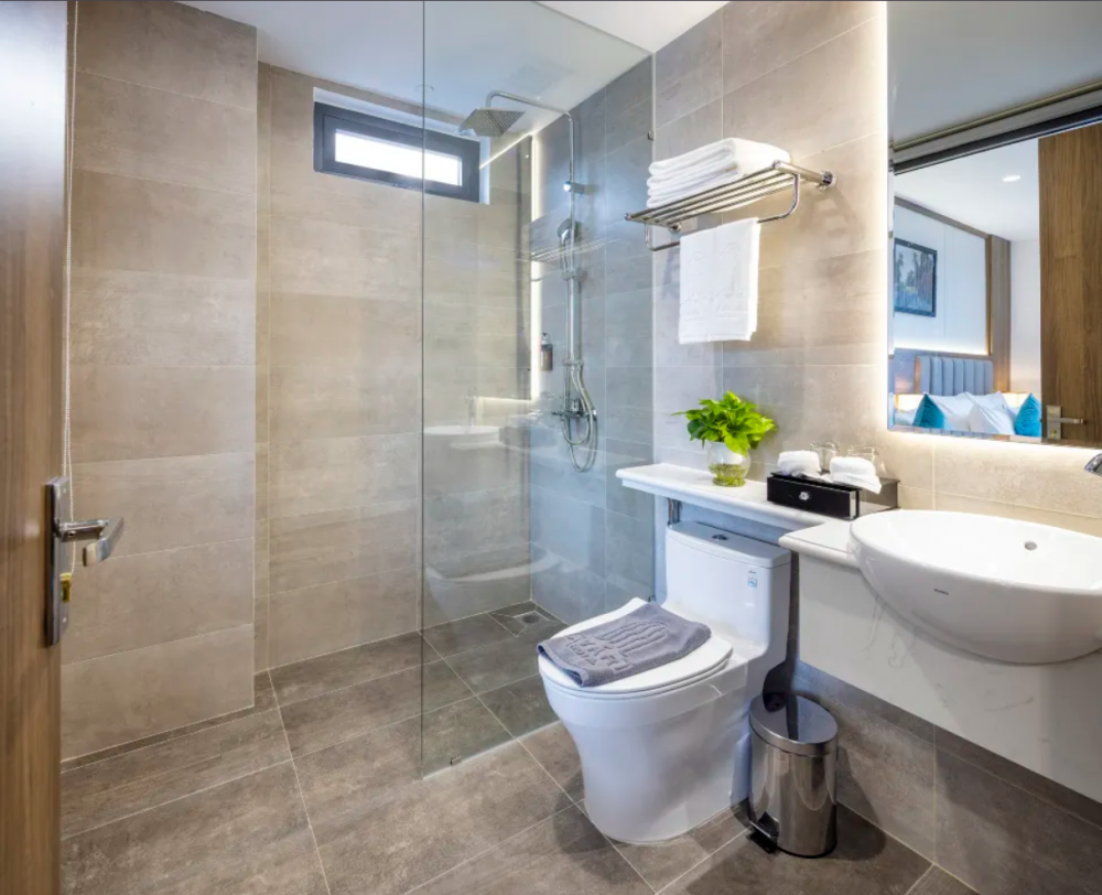 Deluxe TRPL SV, Avari Hotel 4*