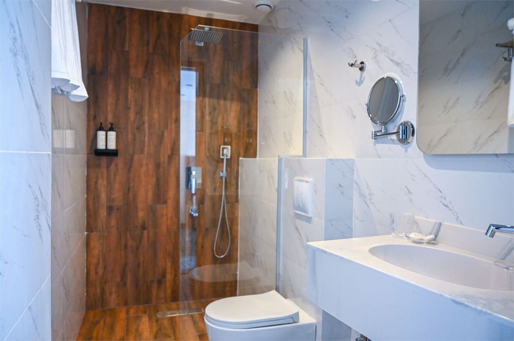 TRPL Room, Landmark Hotel 4*