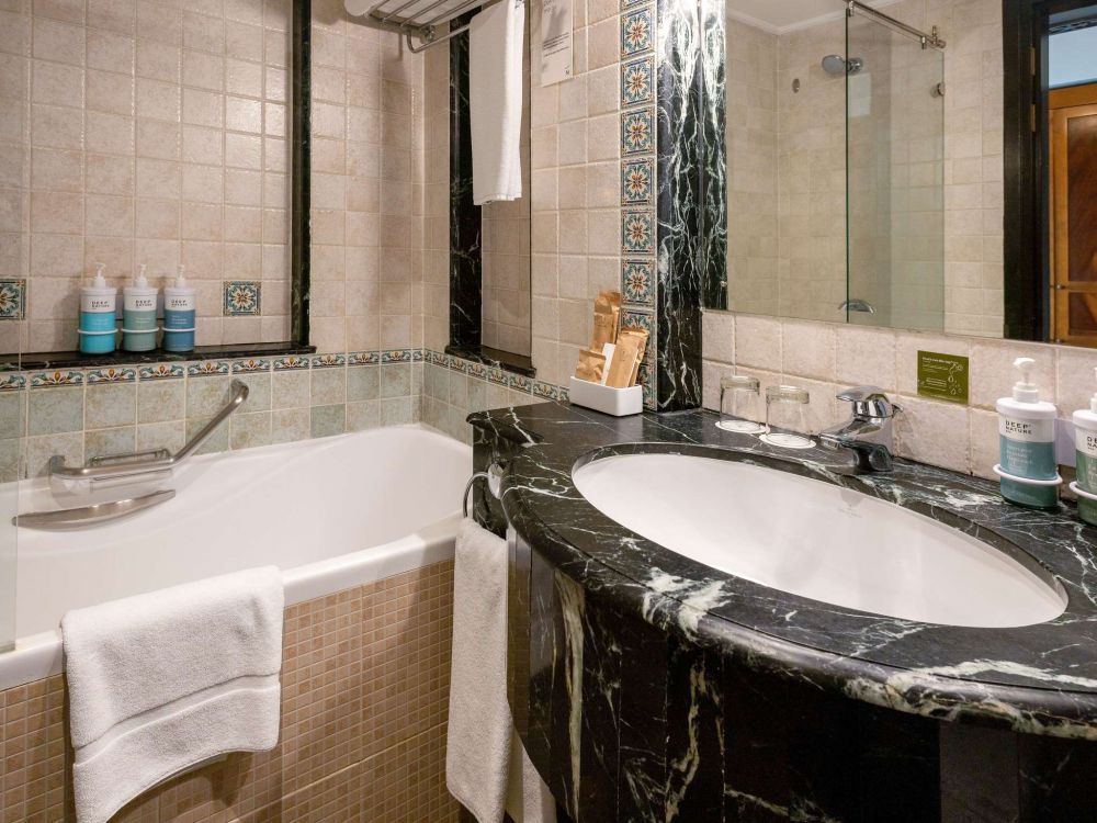 Deluxe Suite with Two Bedrooms, Novotel Al Dana Resort 4*