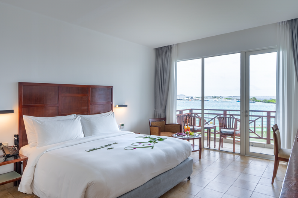 Super Deluxe Jacuzzi, Hulhule Island Hotel 4*