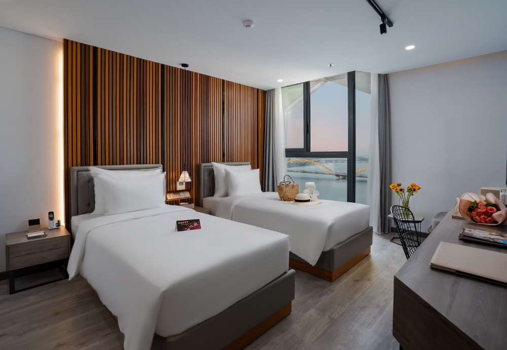 Deluxe River View, Haian Riverfront Hotel Danang 4*