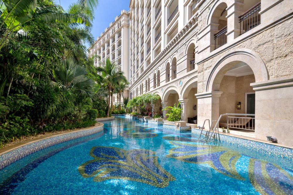 Crowne Plaza Standard Pool Room, Crowne Plaza Resort Sanya Bay 5*