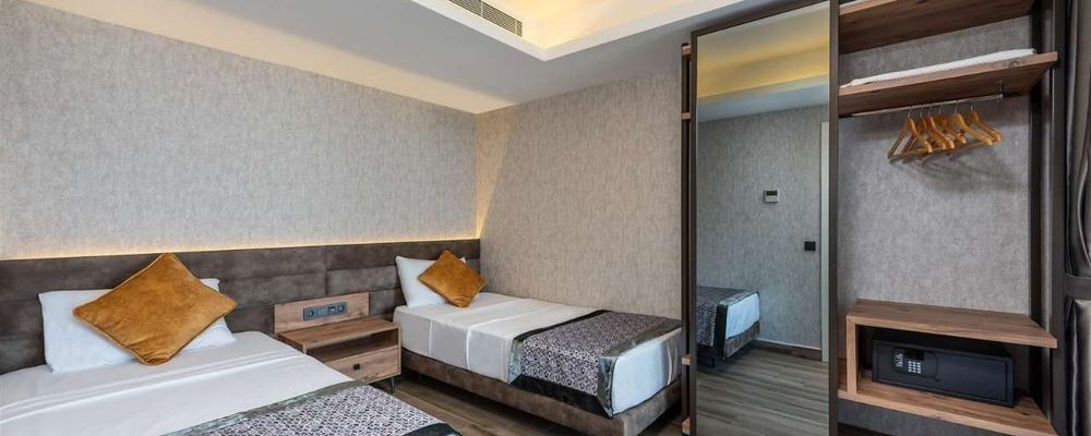 Quad Room, Elite Luxury Suite & SPA Hotel 5*