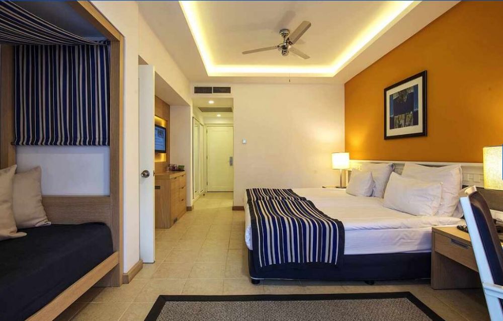 Family Double Superior Village Connection Door, Robinson Nobilis 5*