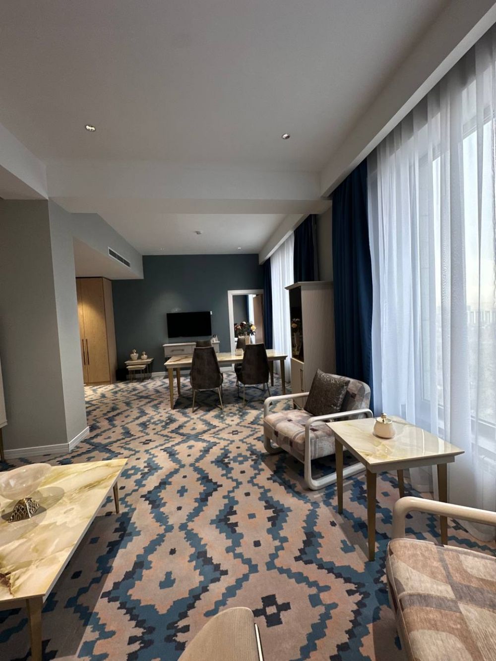 Executive Suite, Park Dedeman Almaty 4*