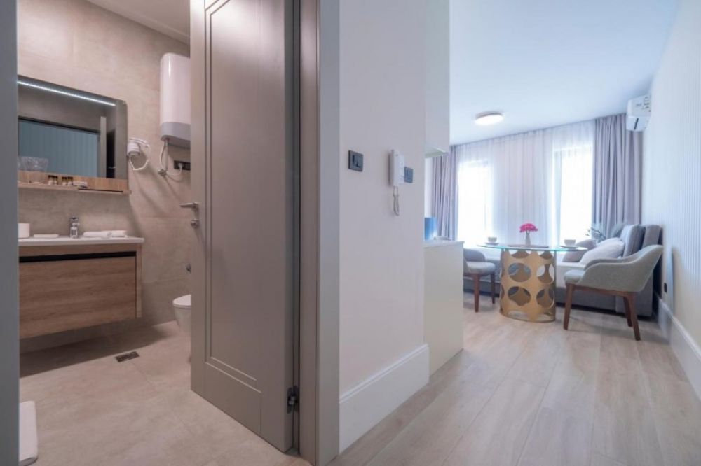 Studio Apartment with French Balcony Sea Side View, Casa Al Mare Residence 4*