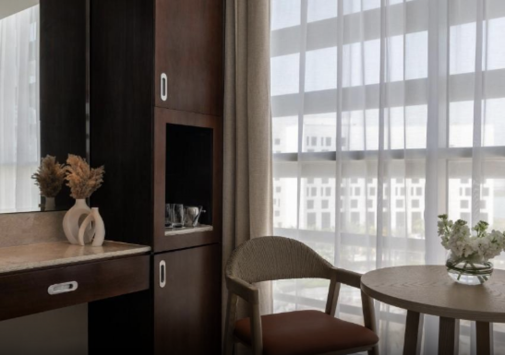 1 Queen 2 Twin Premium Family Suite Plaza View, Yas Plaza Circuit (ex. Centro Yas Island Rotana) 3*