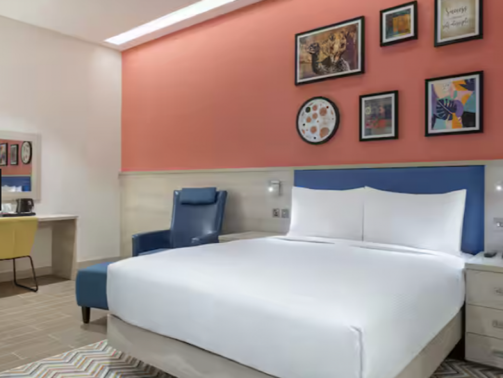 Queen/ King Room with Sofa Bed, Hampton by Hilton Doha Old Town 3*