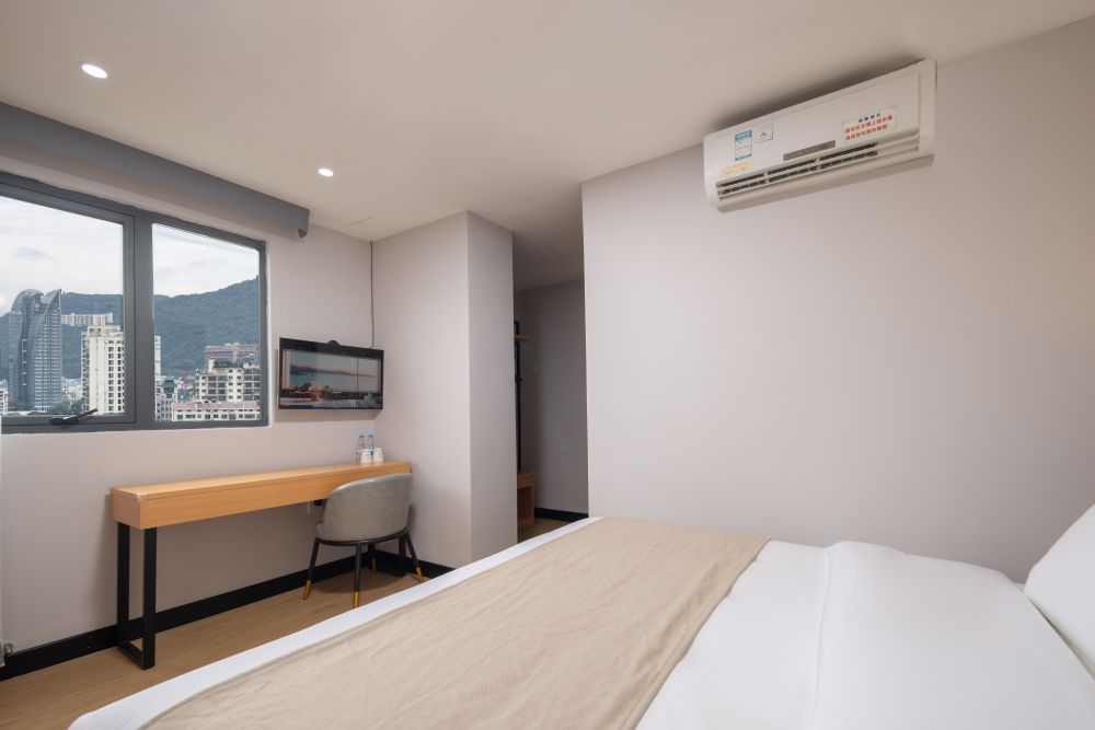 Deluxe King Room, Sanya Guanhailou Hotel 3*