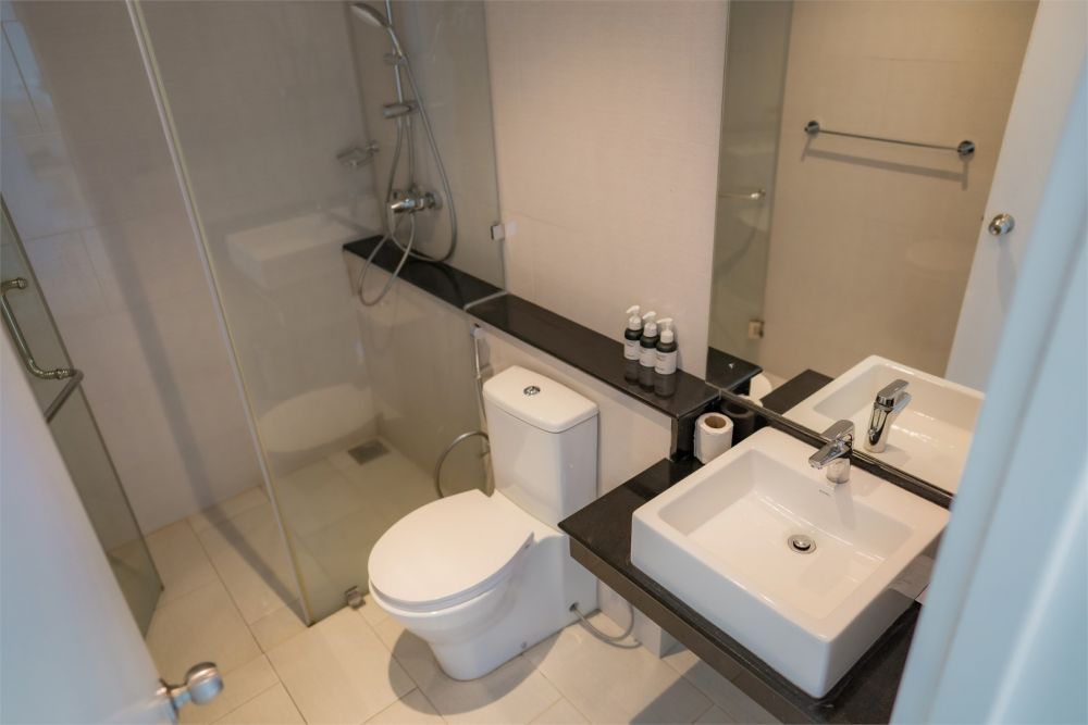 Three Bedroom Partial/Direct SV (Penthouse Partial/Direct SV), Ocean Front Condominium - Galle 4*