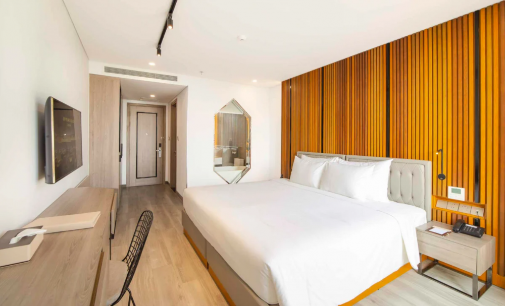Deluxe River View, Haian Riverfront Hotel Danang 4*