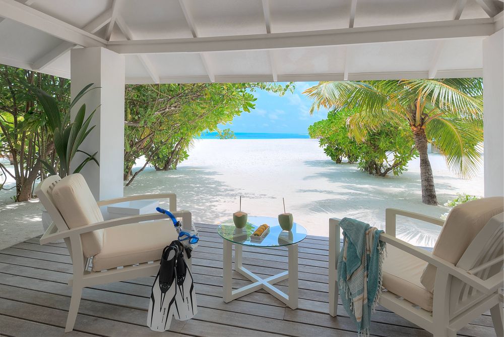 Beach Front Junior Suite, Diamonds Thudufushi Island 5*
