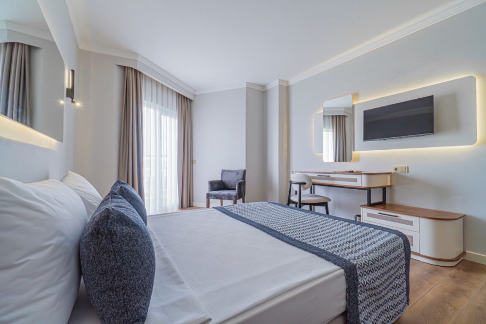 Standard, Q Ella Beach Hotel 4*