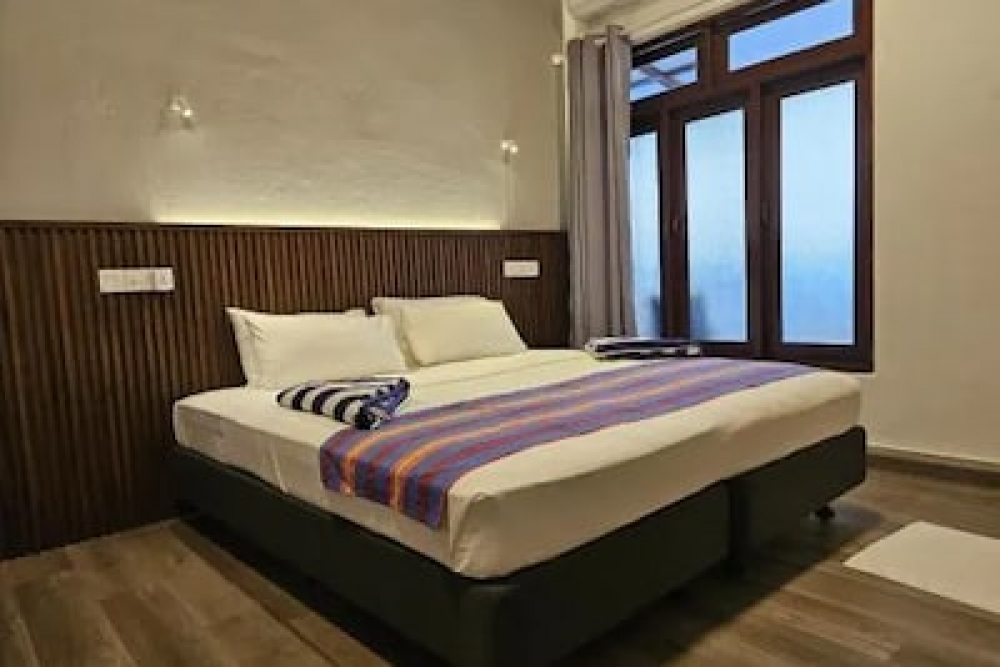 Deluxe Double with Balcony (Triple), Lagoon View Maldives 