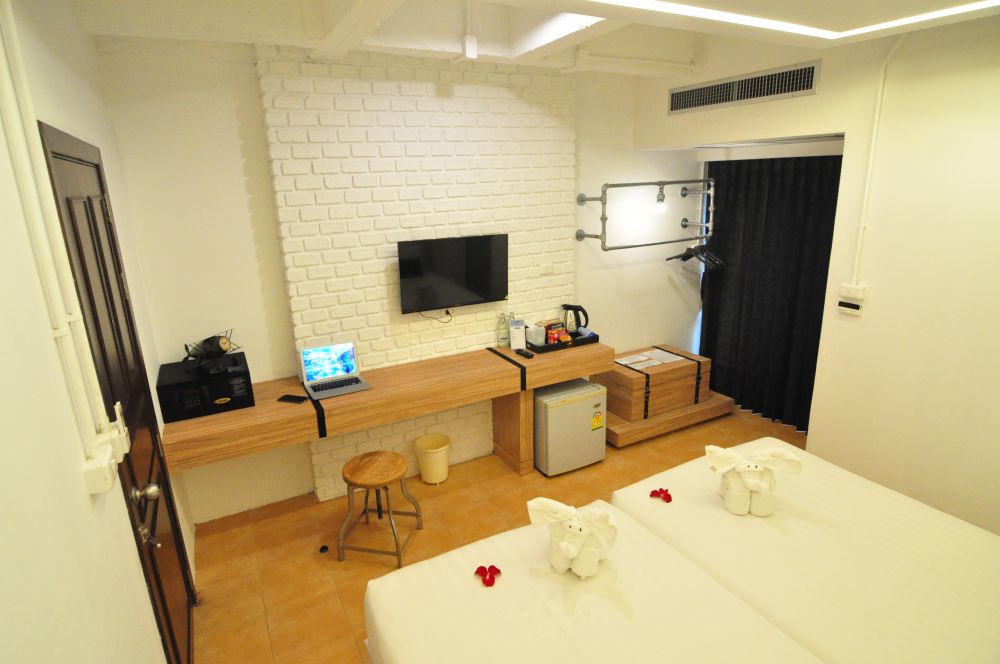 Deluxe Twin with Balcony, Forty Winks Phuket 4*