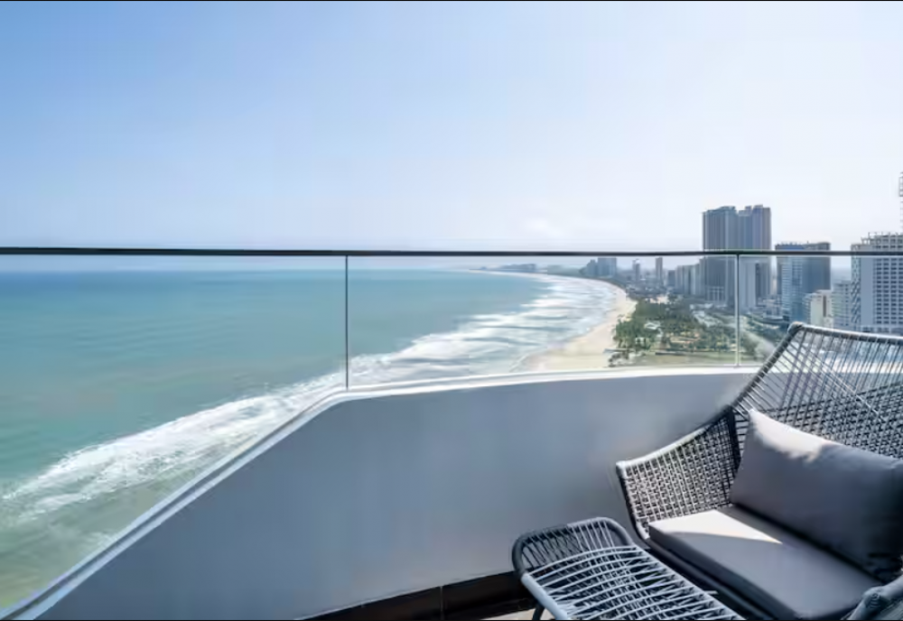 Panoramic Room Ocean View with Balcony, Hilton Garden Inn Da Nang 4*