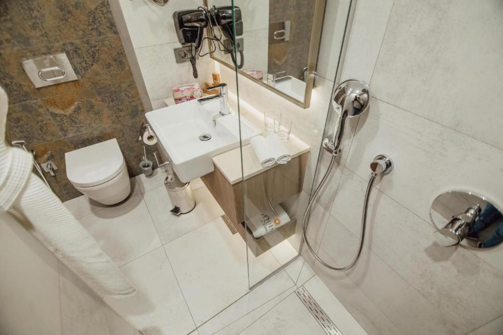 Premium King City View Room, La Quinta by Wyndham Batumi 4*