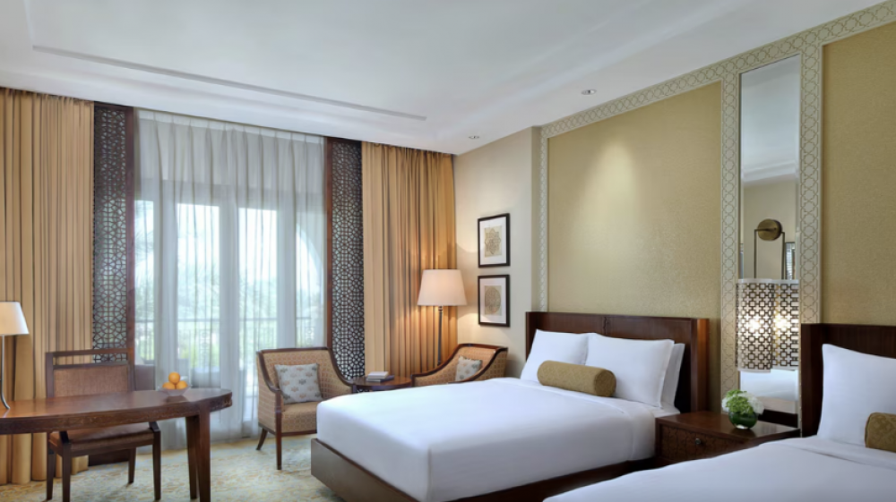 Club Garden Queen, The Ritz-Carlton, Dubai 5*