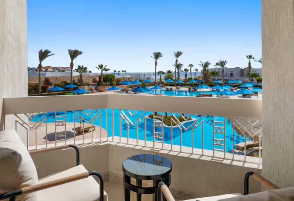 Beachside Romantic Suite With Pool & Sea View, Doubletree By Hilton Sharks Bay (ex. Hilton Sharks Bay) 4*