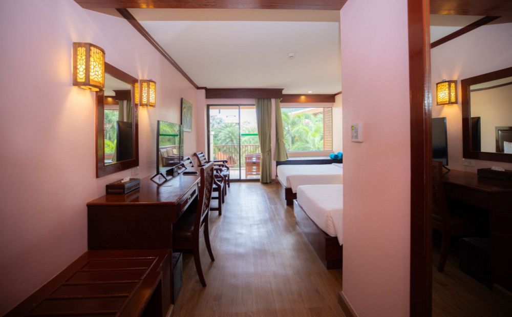 Oasis Pool Room, Baumanburi Hotel 3*