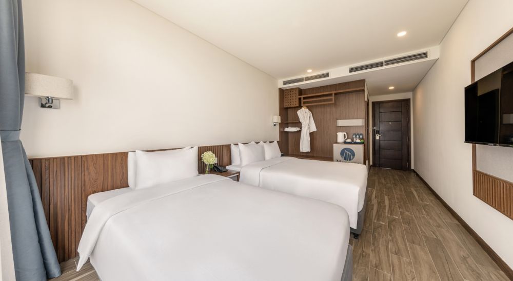 Premier TRPL, Mangata Beachfront Hotel 4*