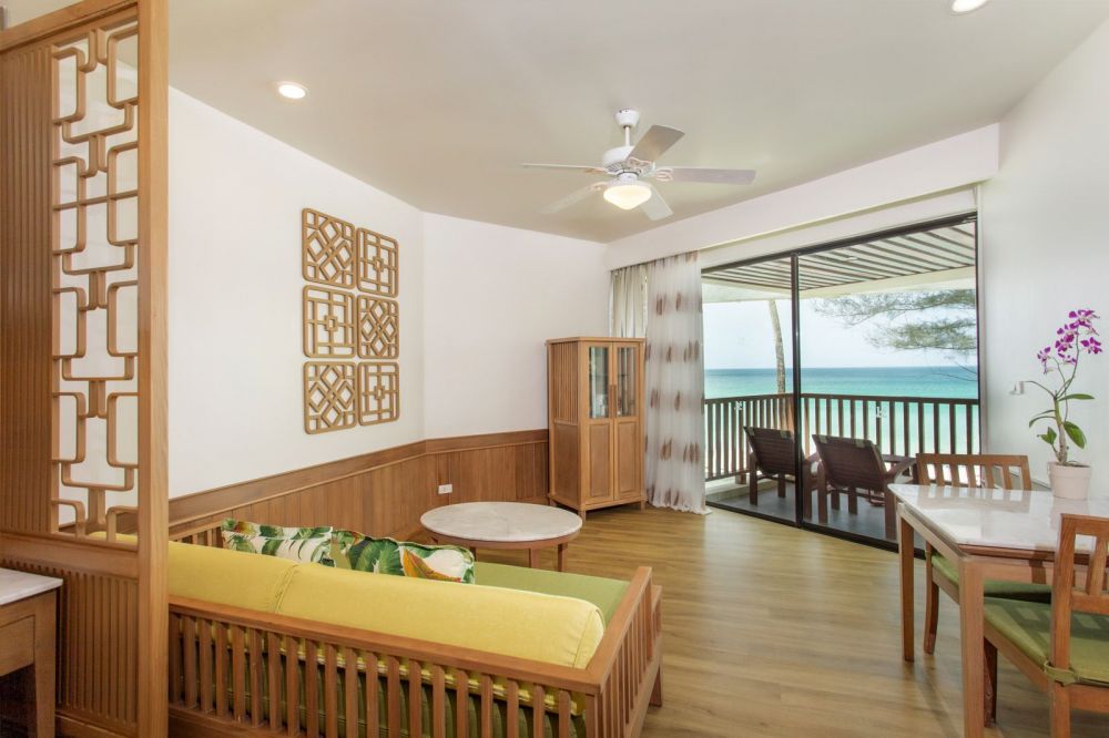 Junior Suite Oceanfront (Thani Wing), Kata Thani Phuket Beach Resort 5*