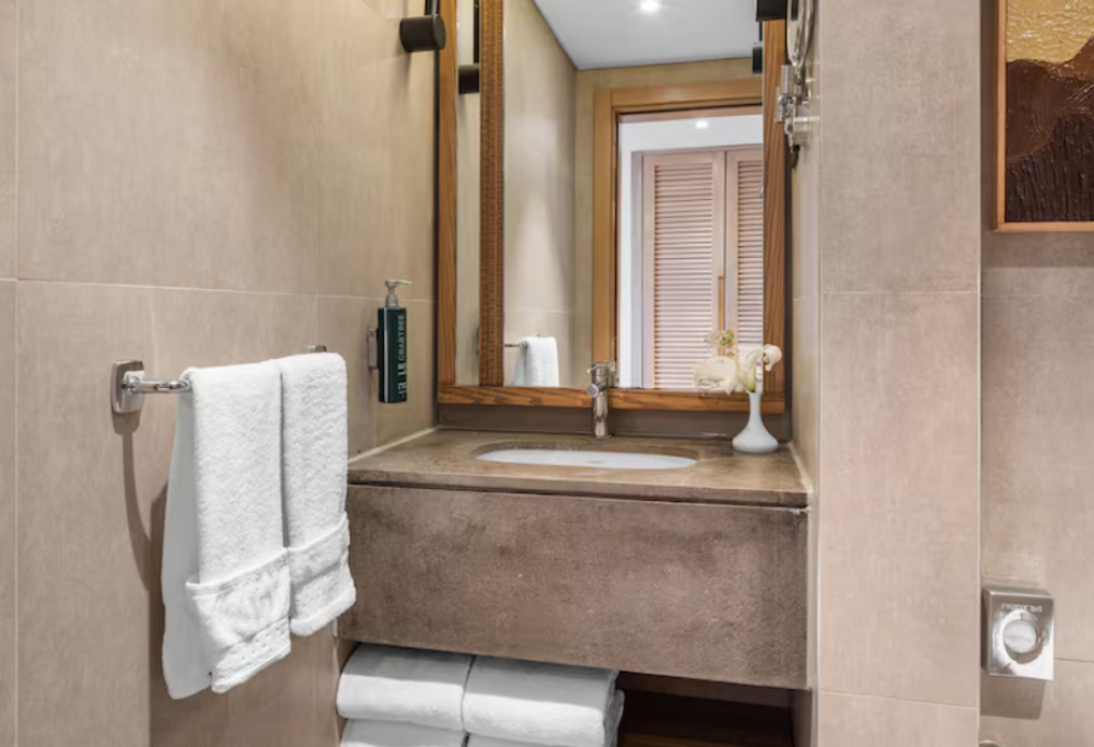 Beachside Premium Suite PV/SV, Doubletree By Hilton Sharks Bay (ex. Hilton Sharks Bay) 4*