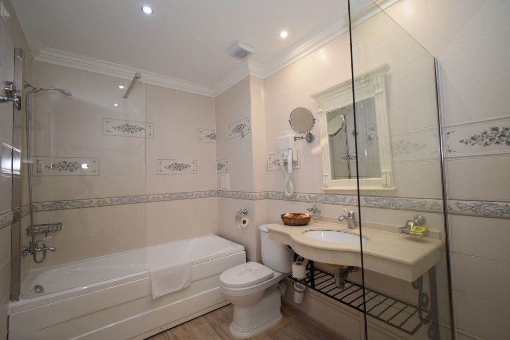 Studio, Therma Palace 5*