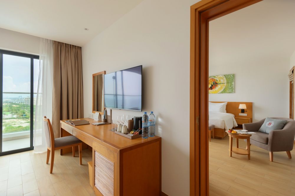 Prime Seaview with Balcony, Selectum Noa Resort Cam Ranh 5*
