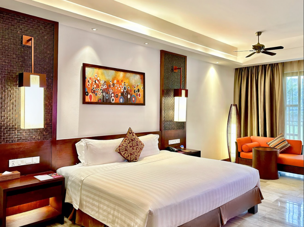 Premier City/Garden/Ocean View, Crowne Plaza Danang 5*