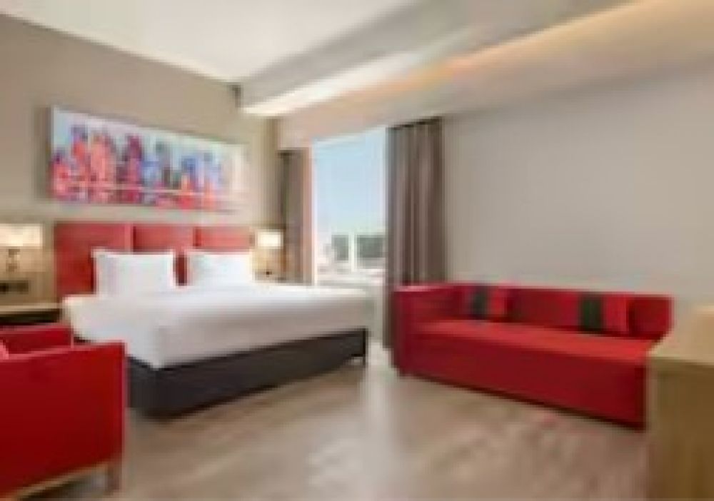 Premium King Suite, Ramada Encore Al-Ghubrah 4*