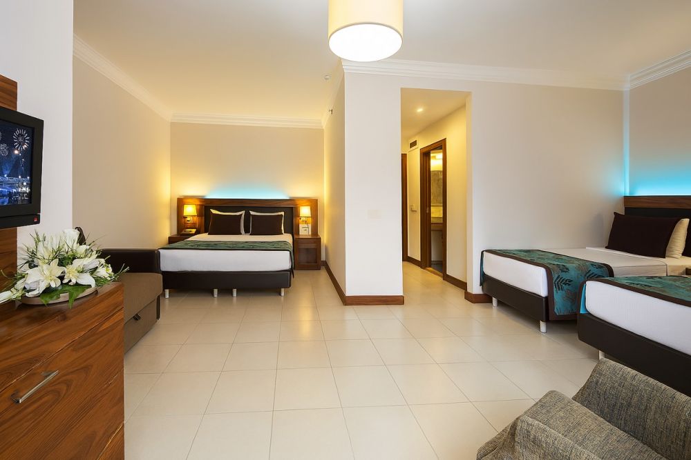 Club Suite, Xperia Grand Bali 4*
