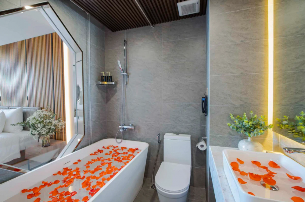Deluxe River View with balcony, Haian Riverfront Hotel Danang 4*