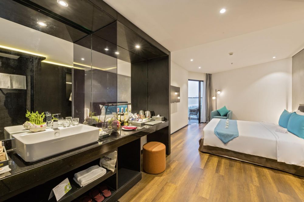 Deluxe City/Ocean View, The Code Hotel & Spa Da Nang 4*