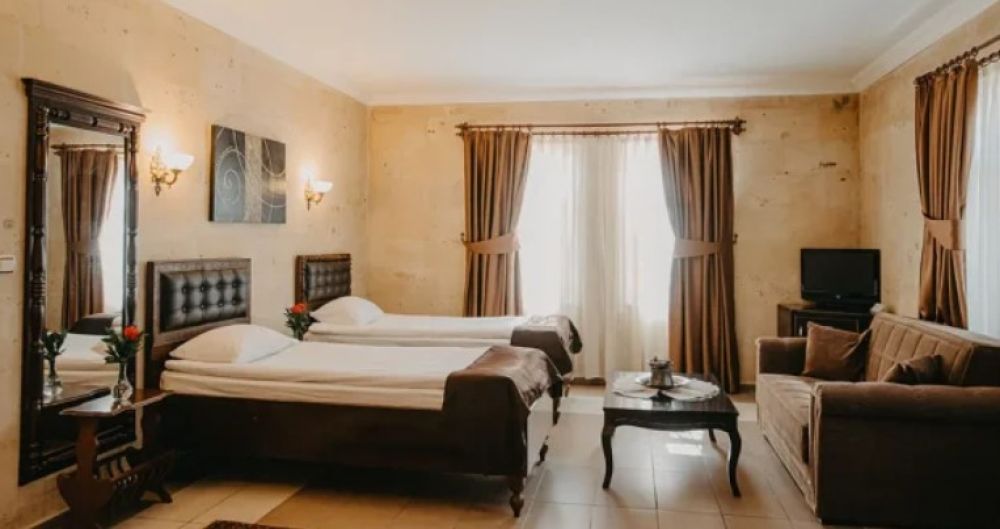 Quadriple Stone Room, Royal Stone Houses 3*