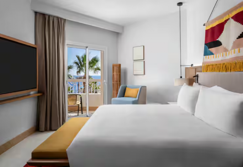 Beachside Premium Suite PV/SV, Doubletree By Hilton Sharks Bay (ex. Hilton Sharks Bay) 4*