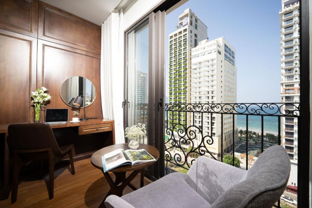 Deluxe Double/Twin Sea View With Balcony, Golden Lotus Hotel Da Nang 4*