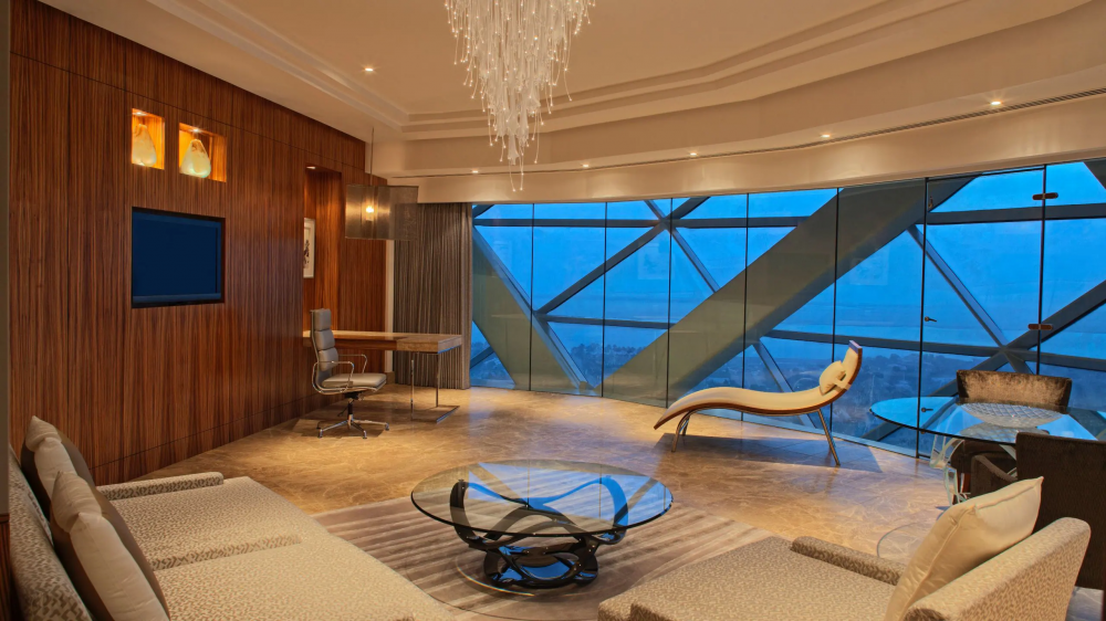 Executive Suite, Andaz Capital Gate Abu Dhabi 5*
