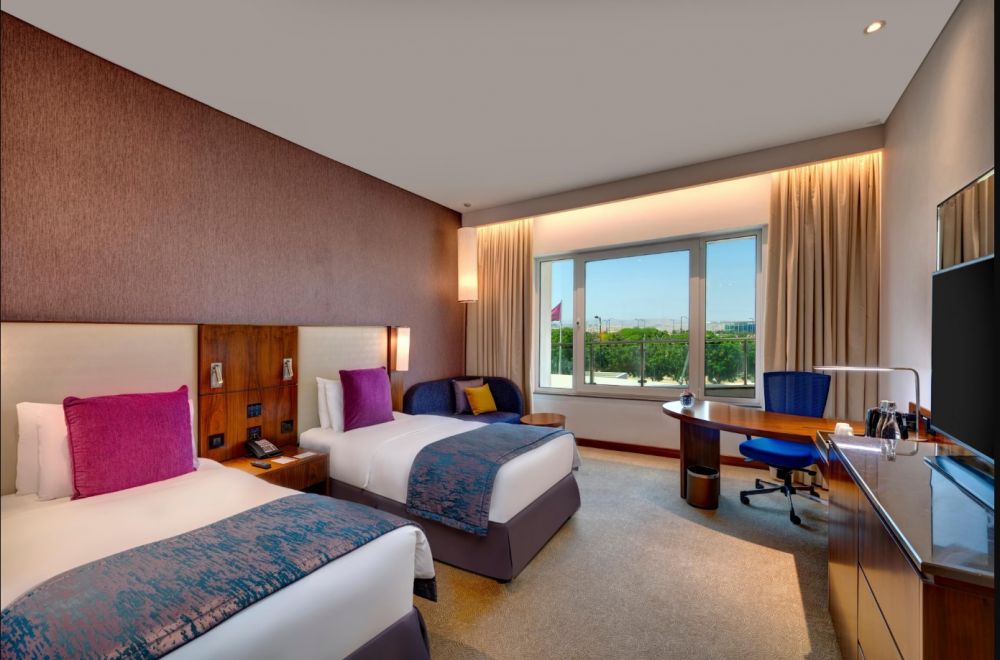 Premium, Crowne Plaza Muscat Ocec 4*