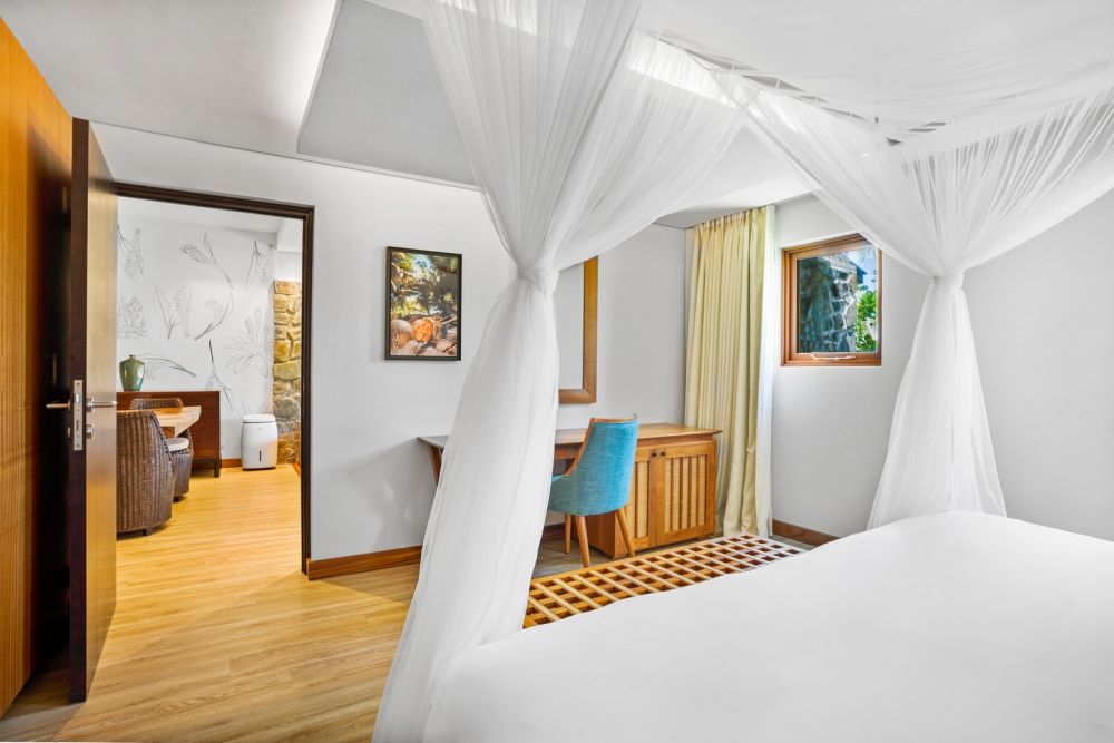 Deluxe Ocean View Suite, Kempinski Seychelles Resort 5*