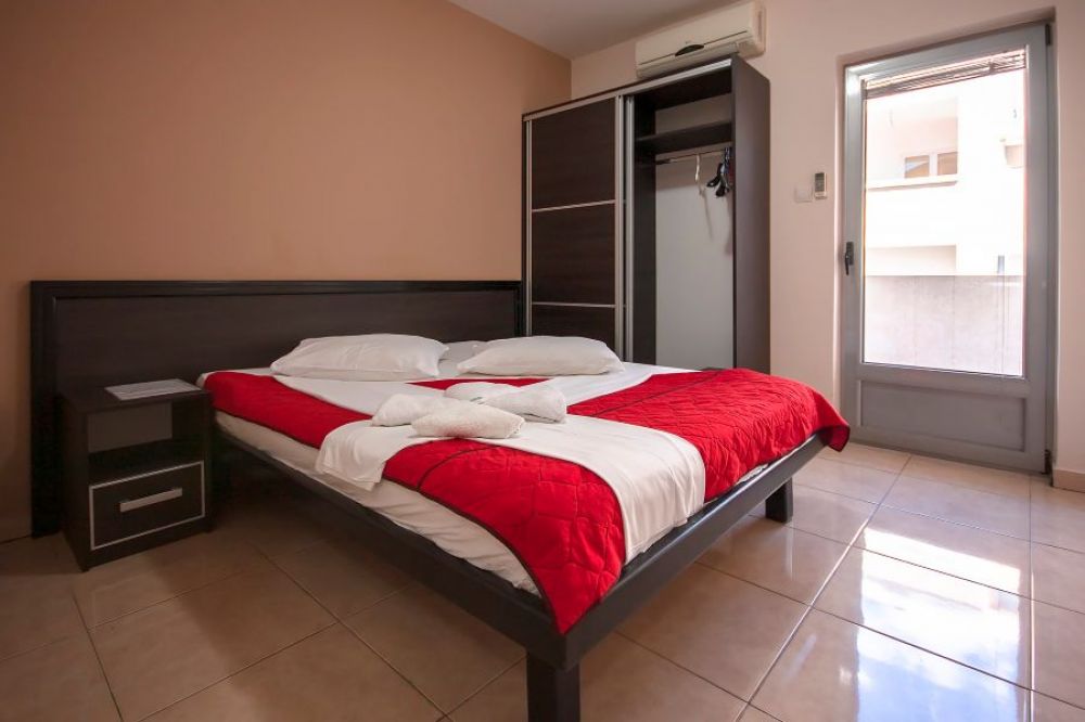 Studio 02, Mare Apartments 3*
