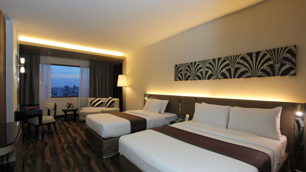 Grand Deluxe Room, Royal Benja Hotel 3+