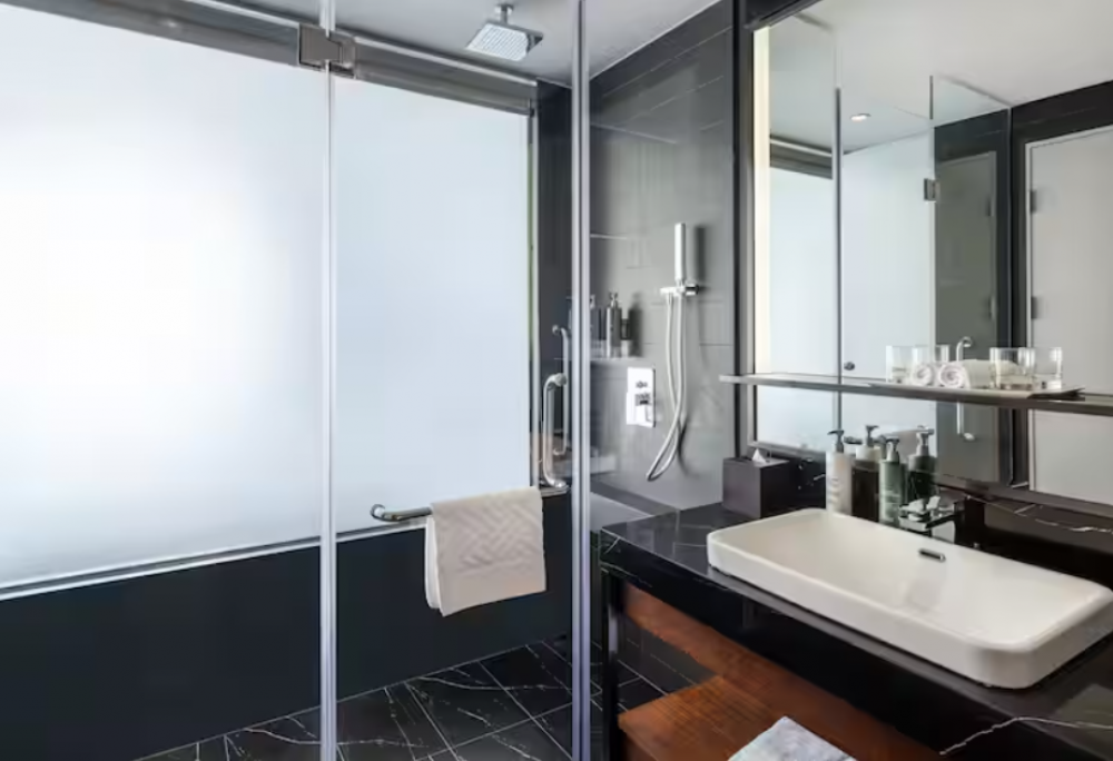 Deluxe Room Ocean View with Balcony, Hilton Garden Inn Da Nang 4*