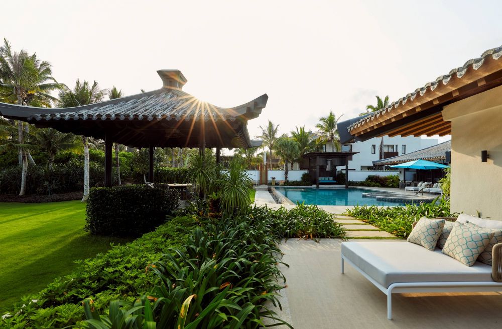 Three-Bedroom Oceanfront Pool Villa, Capella Tufu Bay, Hainan 5*