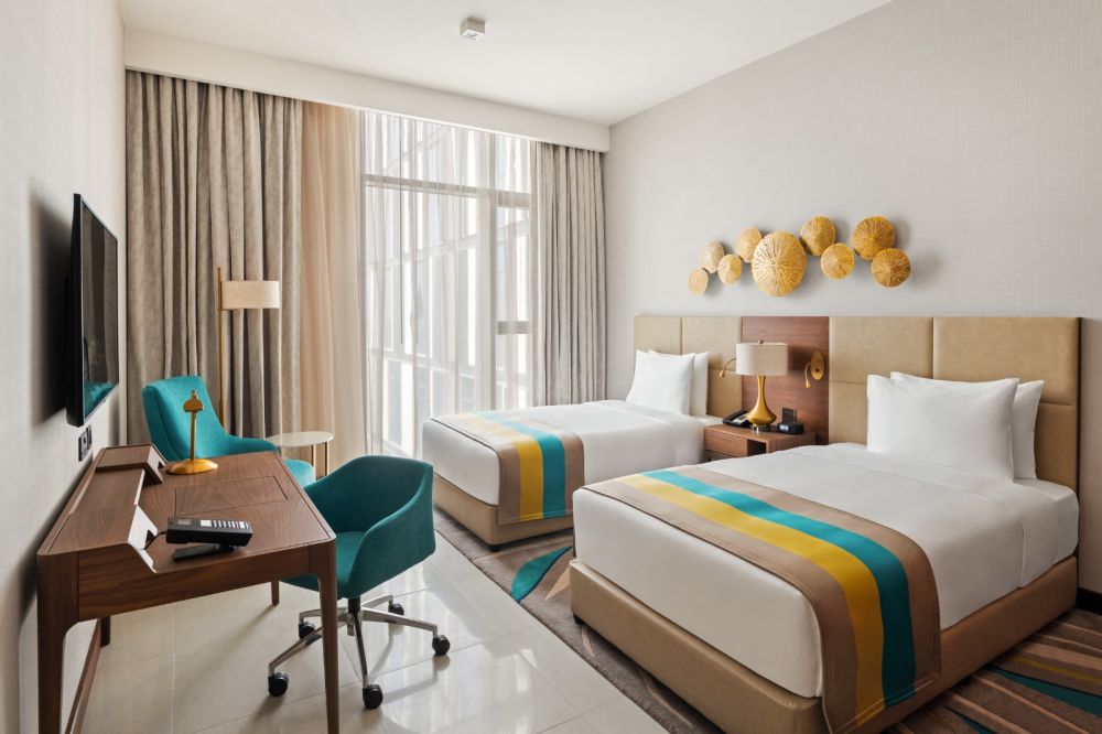 Standard Room, Holiday Inn Dubai Al Maktoum Airport 4*
