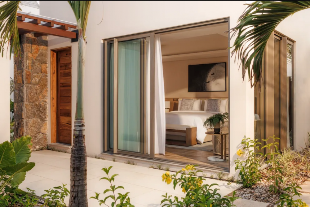 5-Bedroom Beach Front Private Homes Villa, One & Only Le Saint Geran 5*