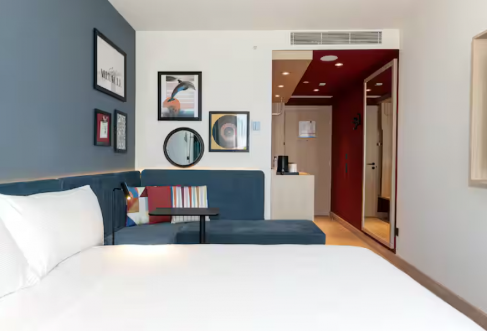 Queen With Sofa Bed, Hampton By Hilton Batumi Center 4*